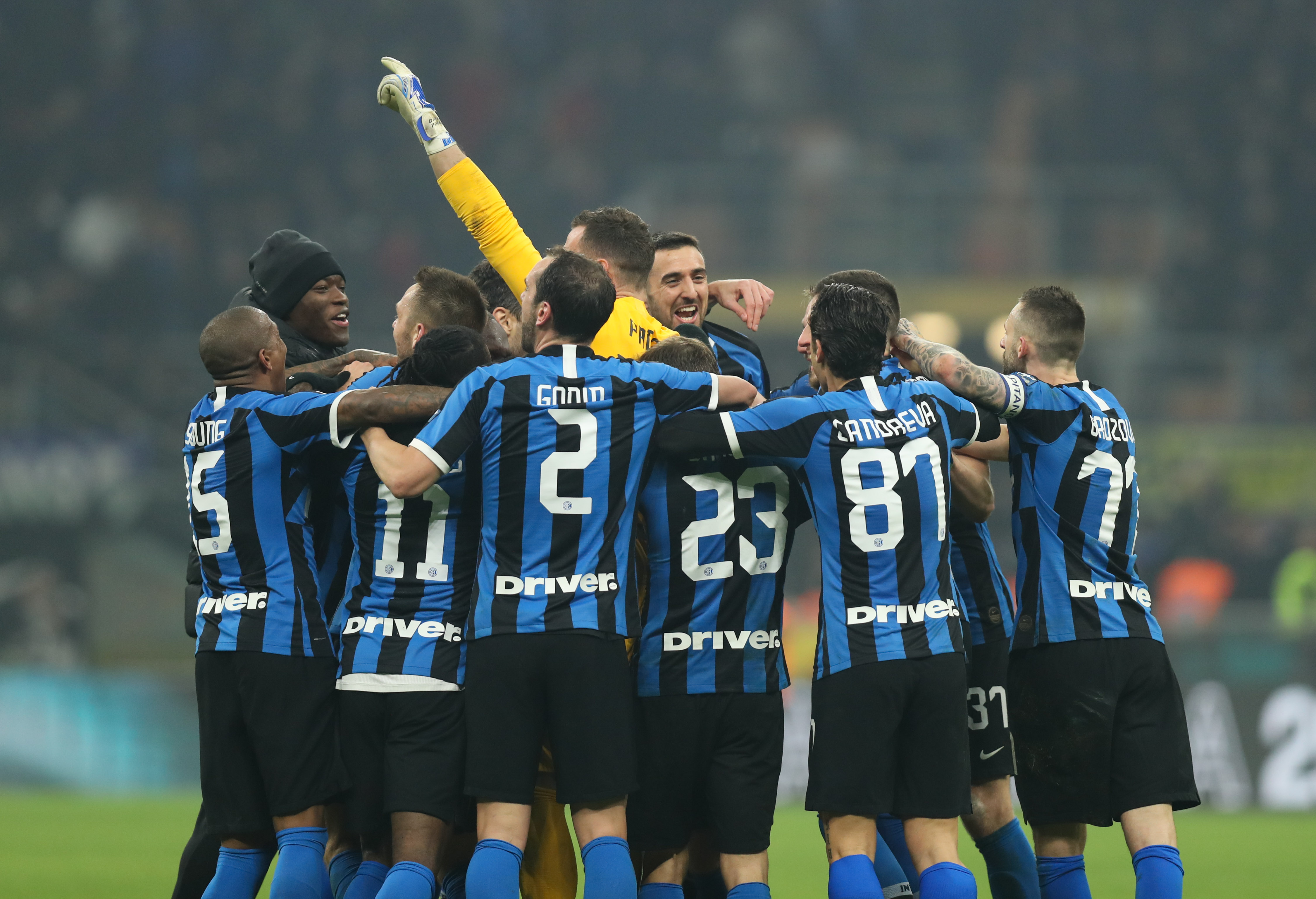 亚马尔：希望我能为球迷带来好心情；我更像一名娱乐型运动员（亚马尔：希望让球迷开心，自认更偏娱乐型运动员）