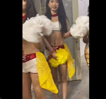 塞萨尔：齐沃为什么要换下博尼和泽林斯基？他俩明明表现最好（塞萨尔质疑齐沃换人决定：为何撤下表现最好的博尼和泽林斯基？）